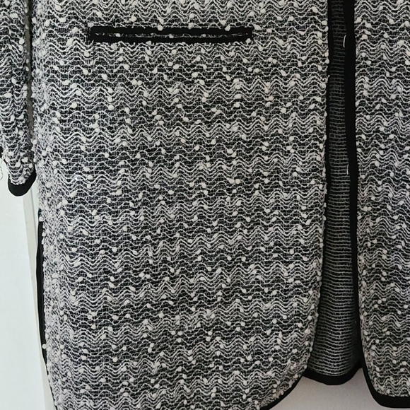 Jacket - Picture 4 of 4